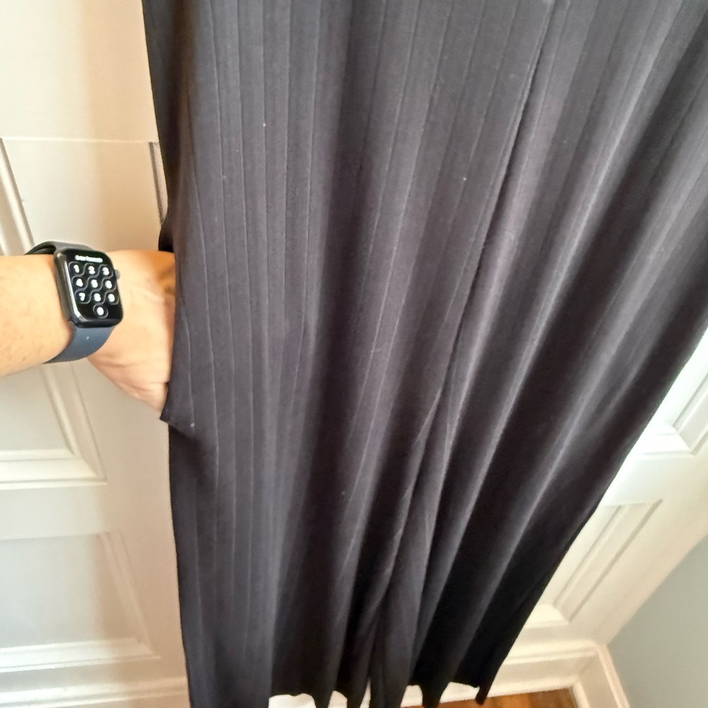 BomBom Black Garment - Picture 3 of 3